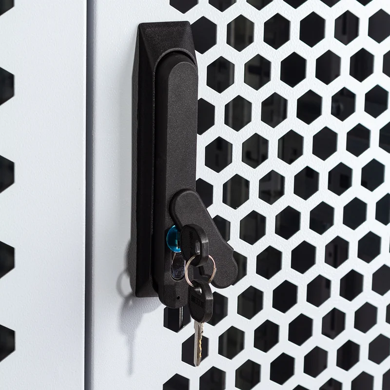 Коммутационные шкафы и стойки