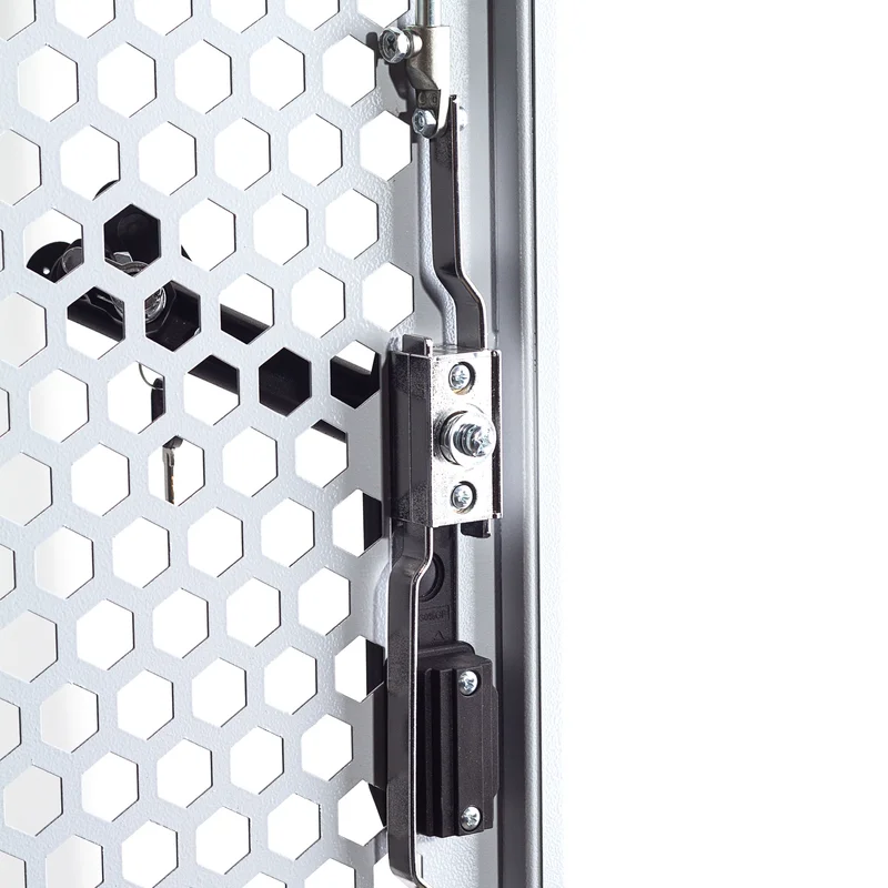 Коммутационные шкафы и стойки