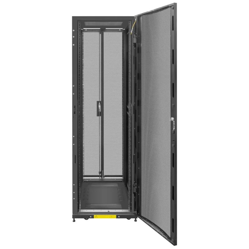 Коммутационные шкафы и стойки